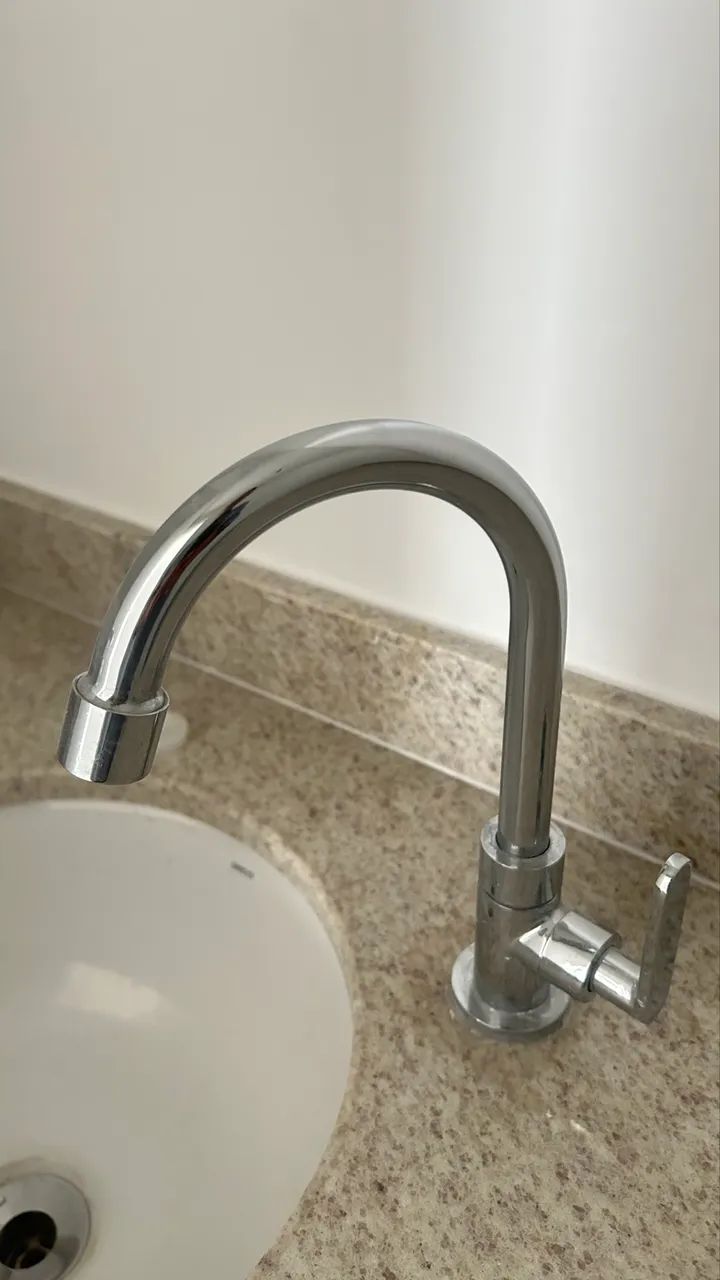 Granite Countertop + Deca Deck-Mount Faucet