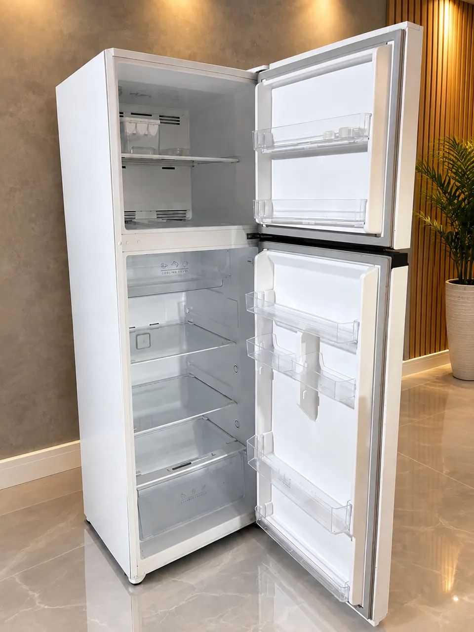 Geladeira Midea Duplex Branca - Muito Conservada e Completa - Foto 2