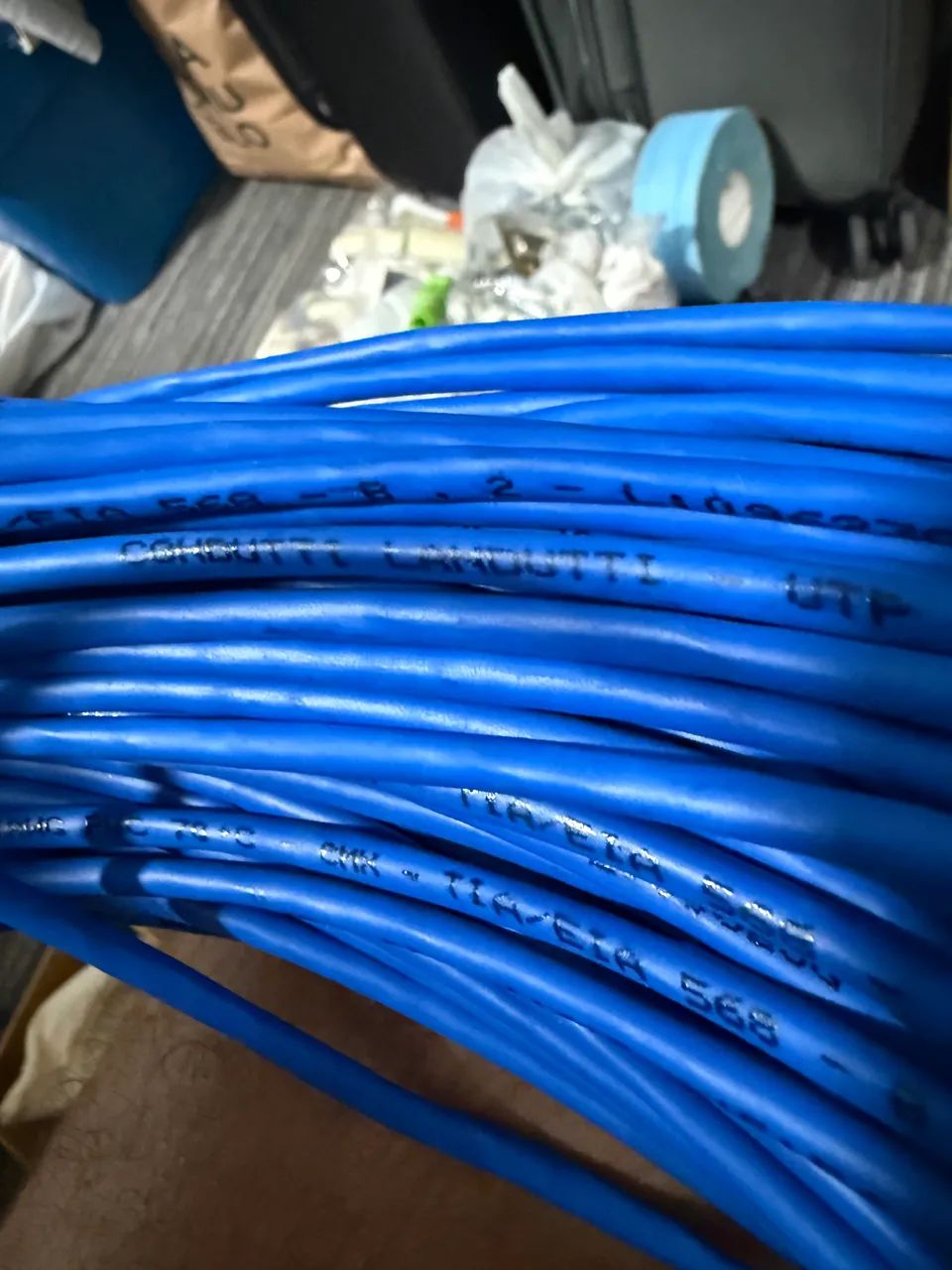 Cabos de rede UTP Cat 5e e conectores RJ45 - Foto 3