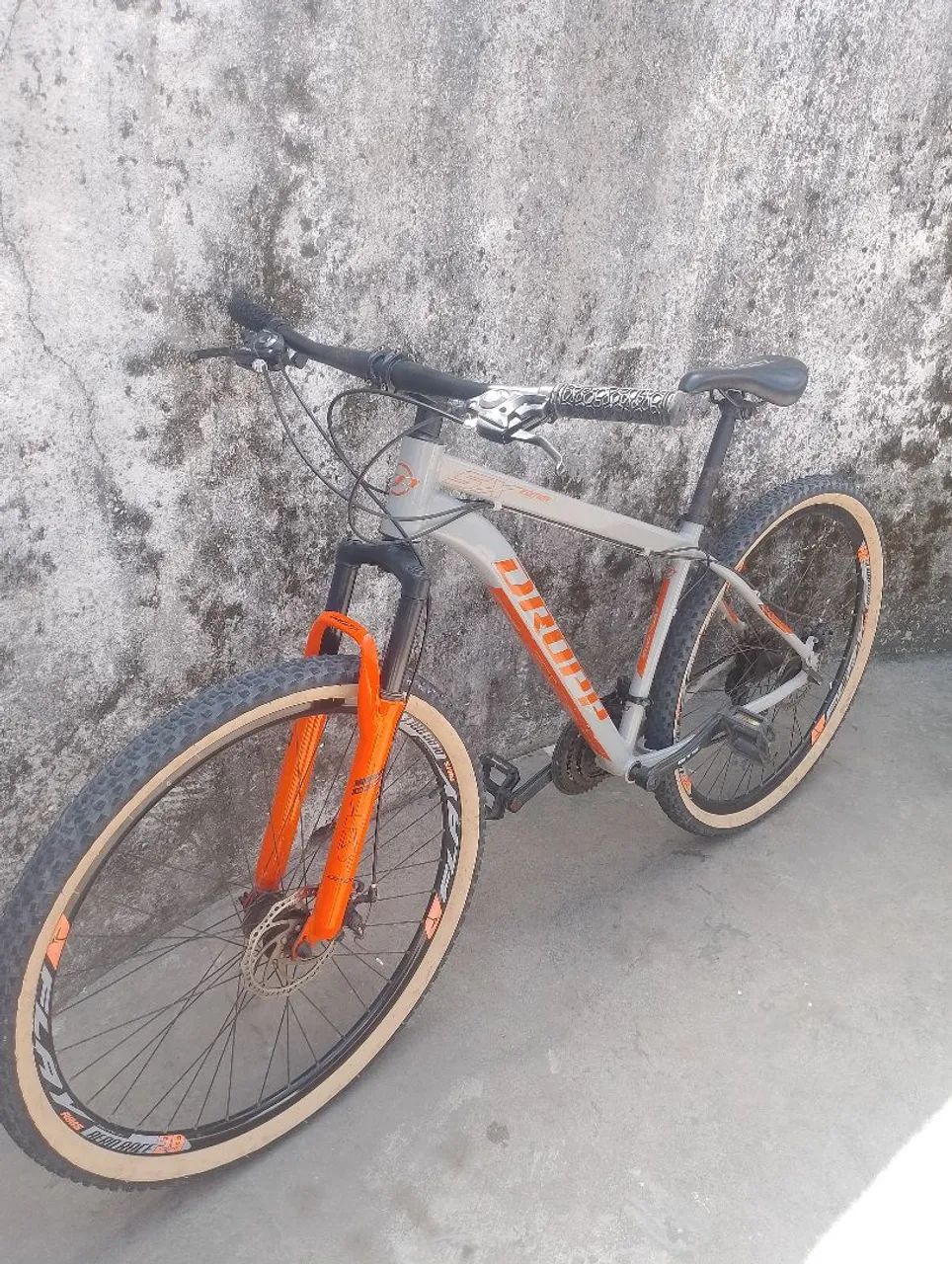 Bicicleta toda em ordem documentada bem conservada 