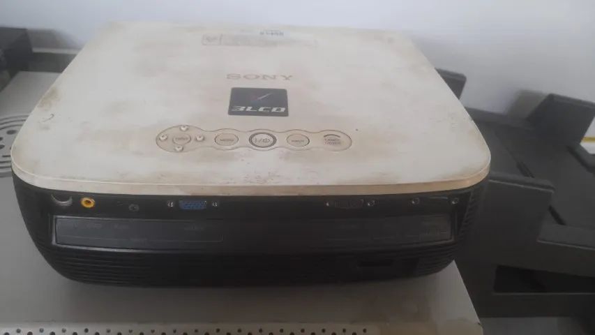 Projetor Sony VPL com mala/cabos usado - Foto 4
