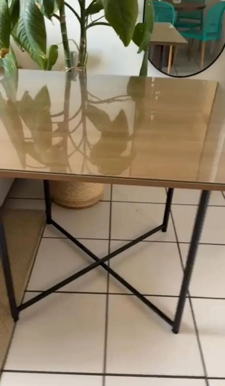 Mesa Quadrada com Tampo de Vidro - Foto 2