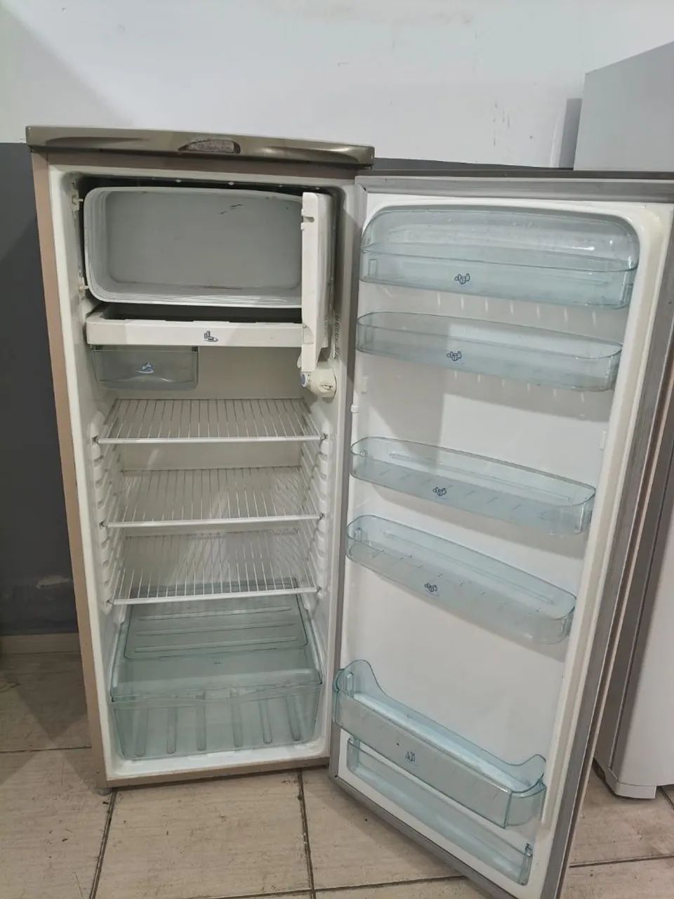 Geladeira Electrolux Marrom  - Foto 2