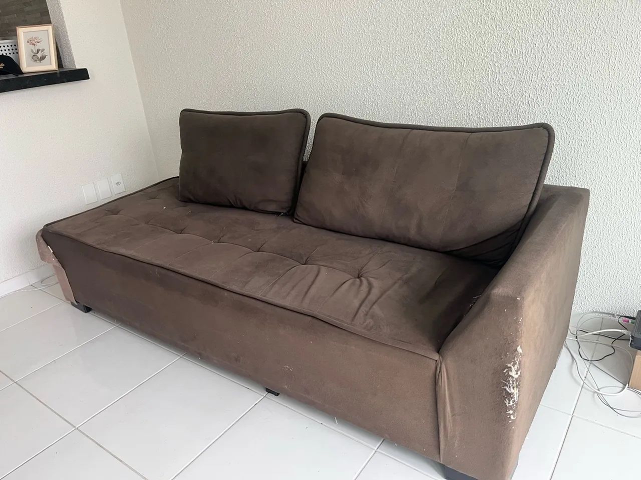 SOFÁ COM MARCAS DE USO