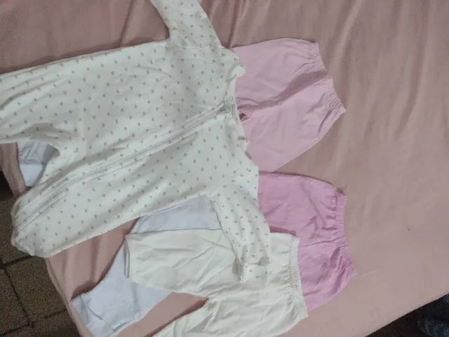Lote de roupas RN e P - Foto 2