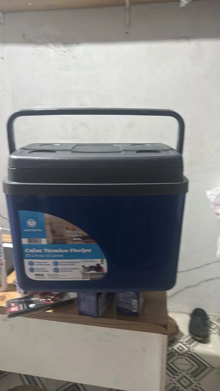 Caixa térmica 32 litros cabe 45 latinhas 