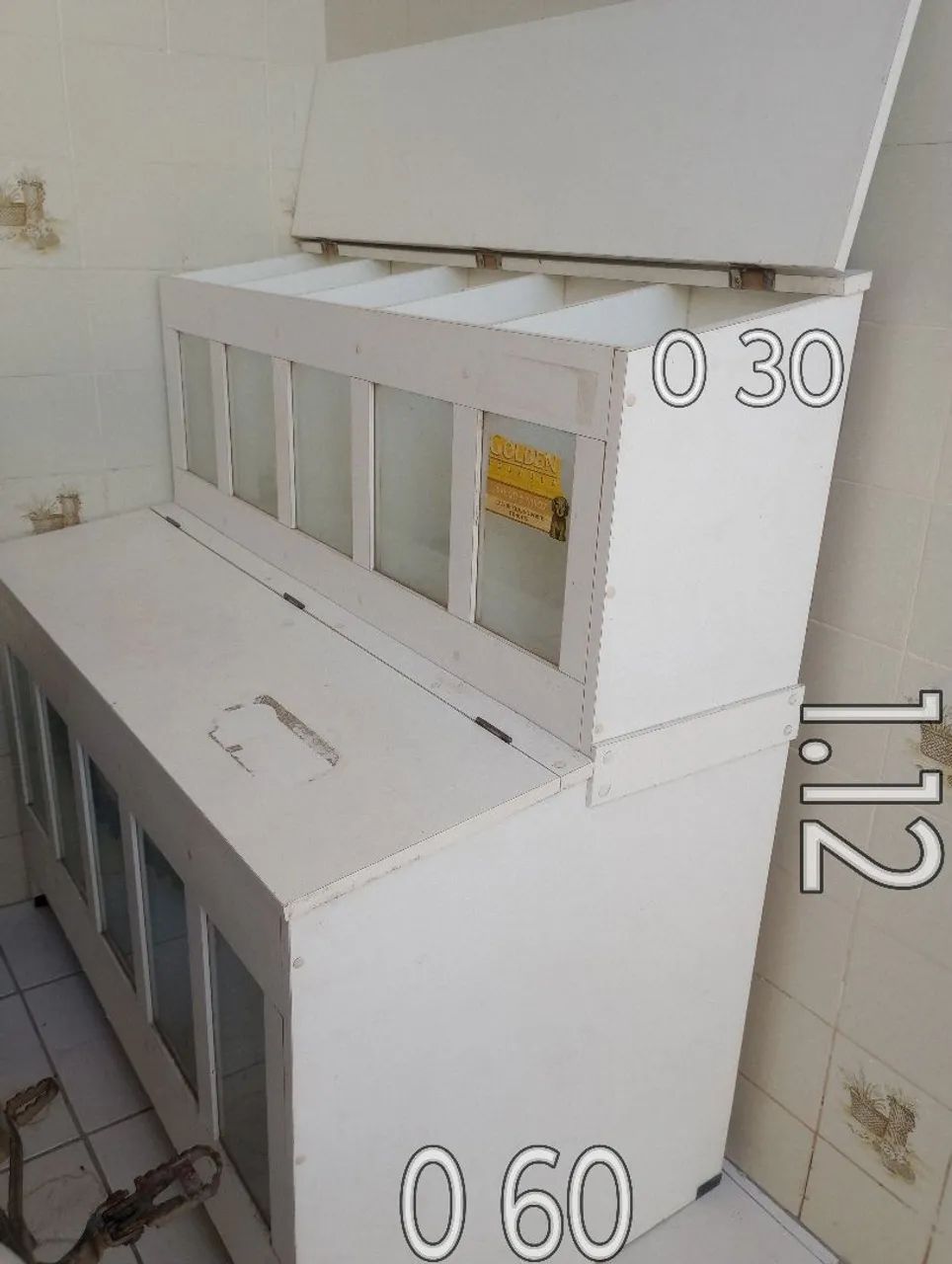  2 Armários para ração, pet shop, preço por cada