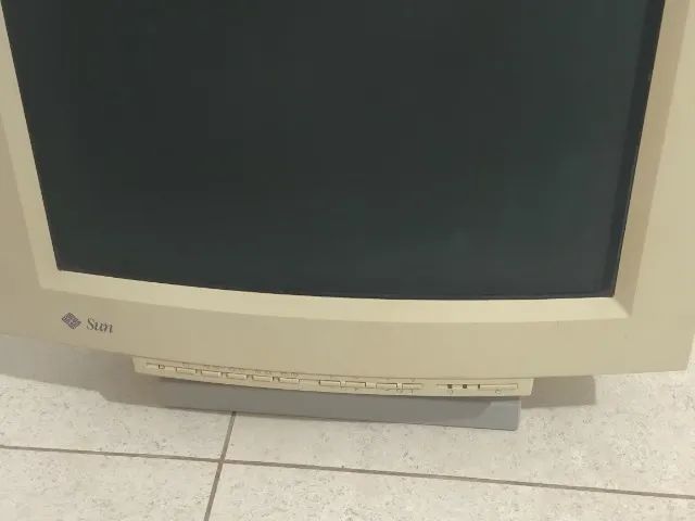 Monitor Sony GDM-20E20 Vintage de 1996 interface 13w3.  - Foto 5