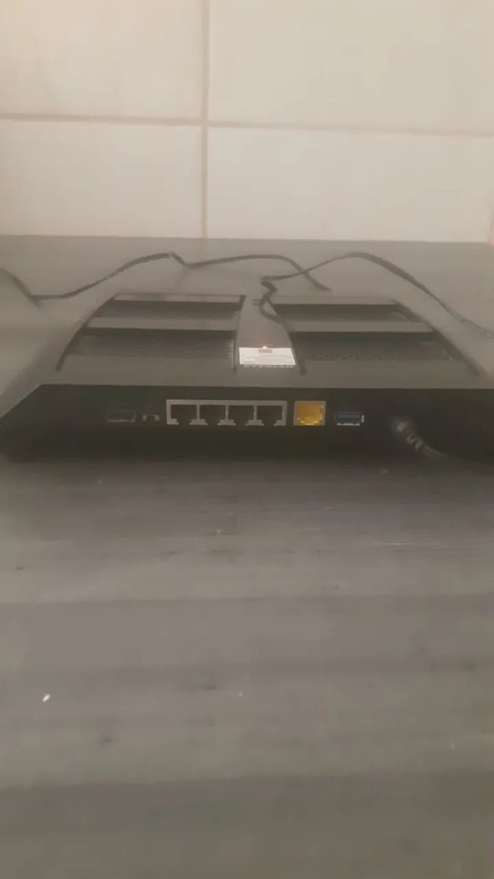 ROTEADOR  Netgear Nighthawk R8000 Tri-band