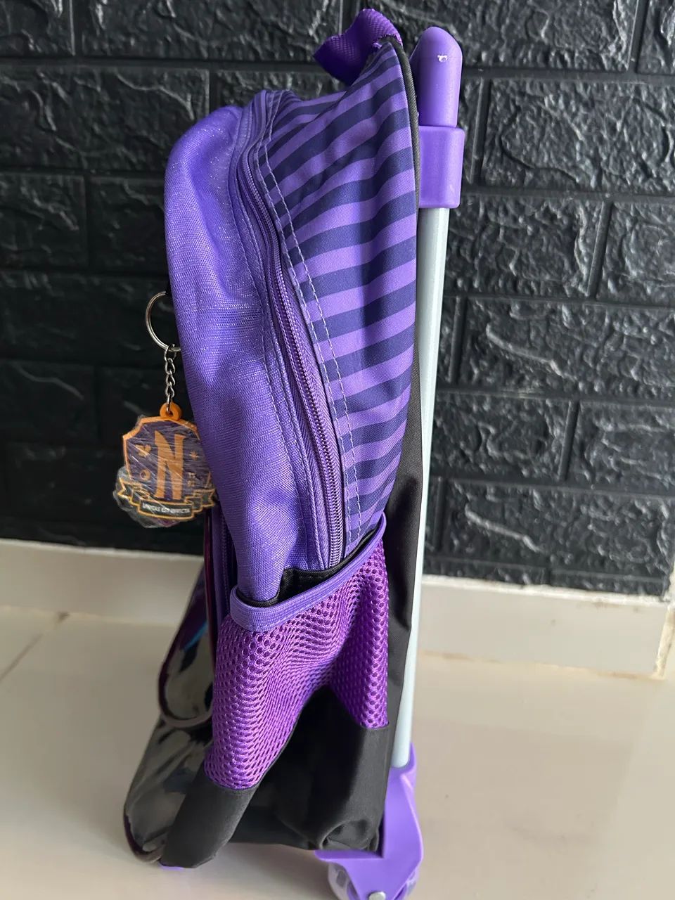 Mochila Wandinha  - Foto 2