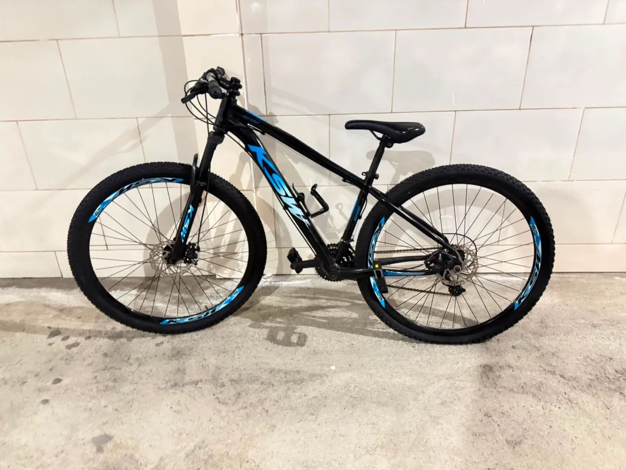 bicicleta ksw aro 29 com capa. 