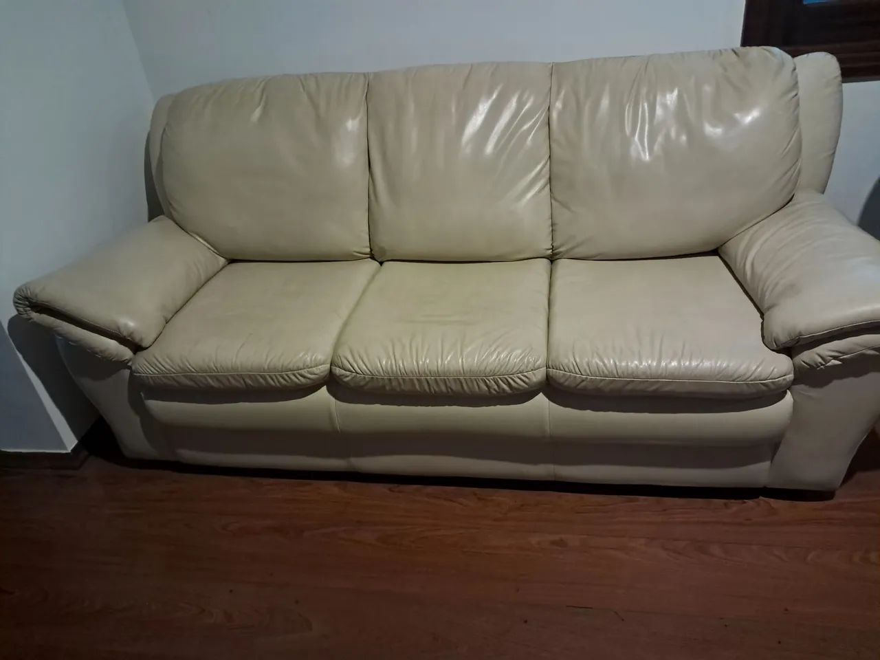Sofá couro 2 e 3 lugares - Foto 2