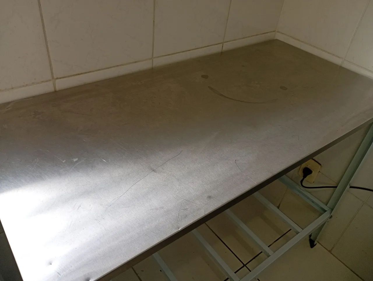 Mesa de serviço com tampo inox - Foto 2