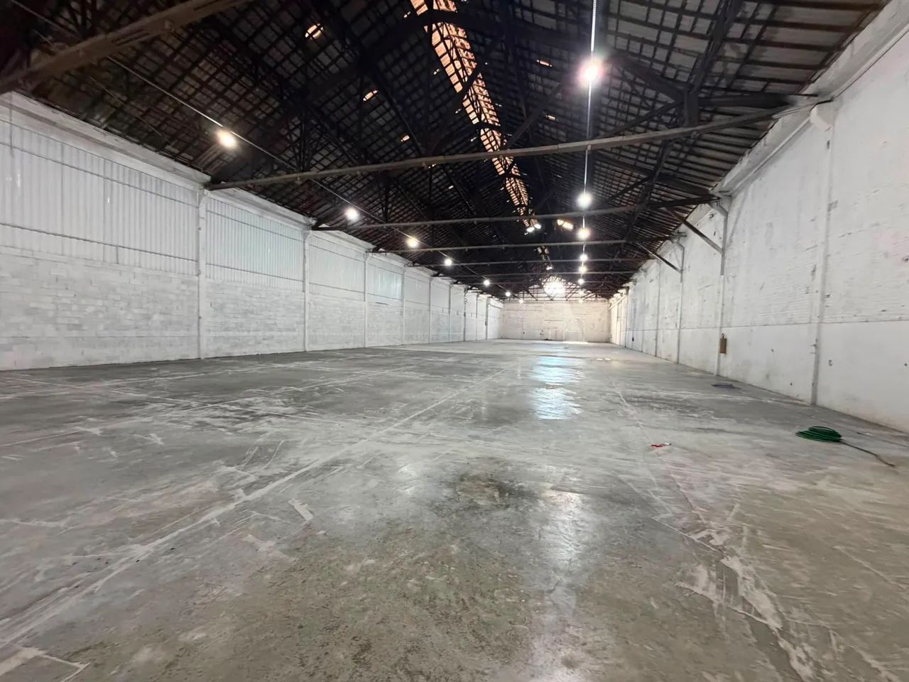 Galpão para alugar com 1950m²