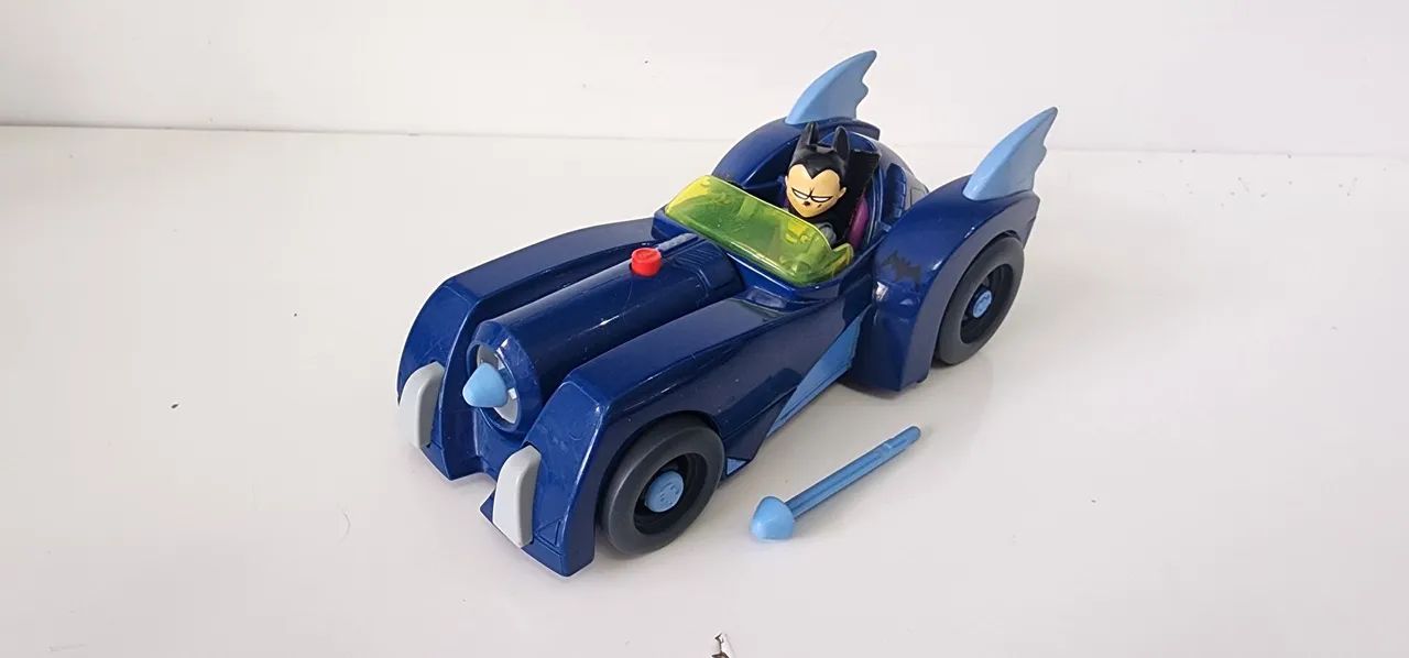 Carro Robin Jovens Titãs com personagem e acessorios. - Foto 2
