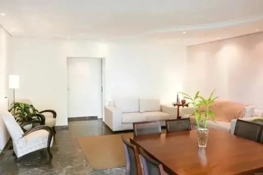 Apartamento à venda com 137m², 3 quartos e 4 vagas - Foto 2