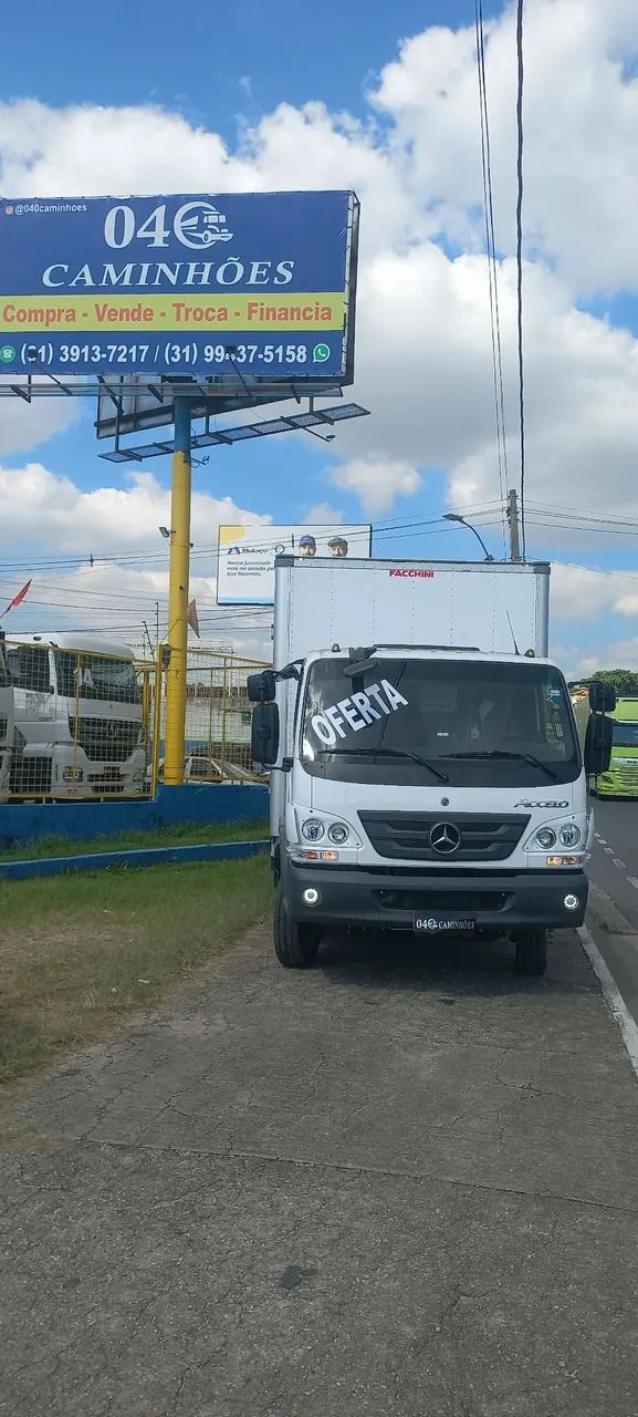 Caminhão   Okm  817 com bau - Foto 4