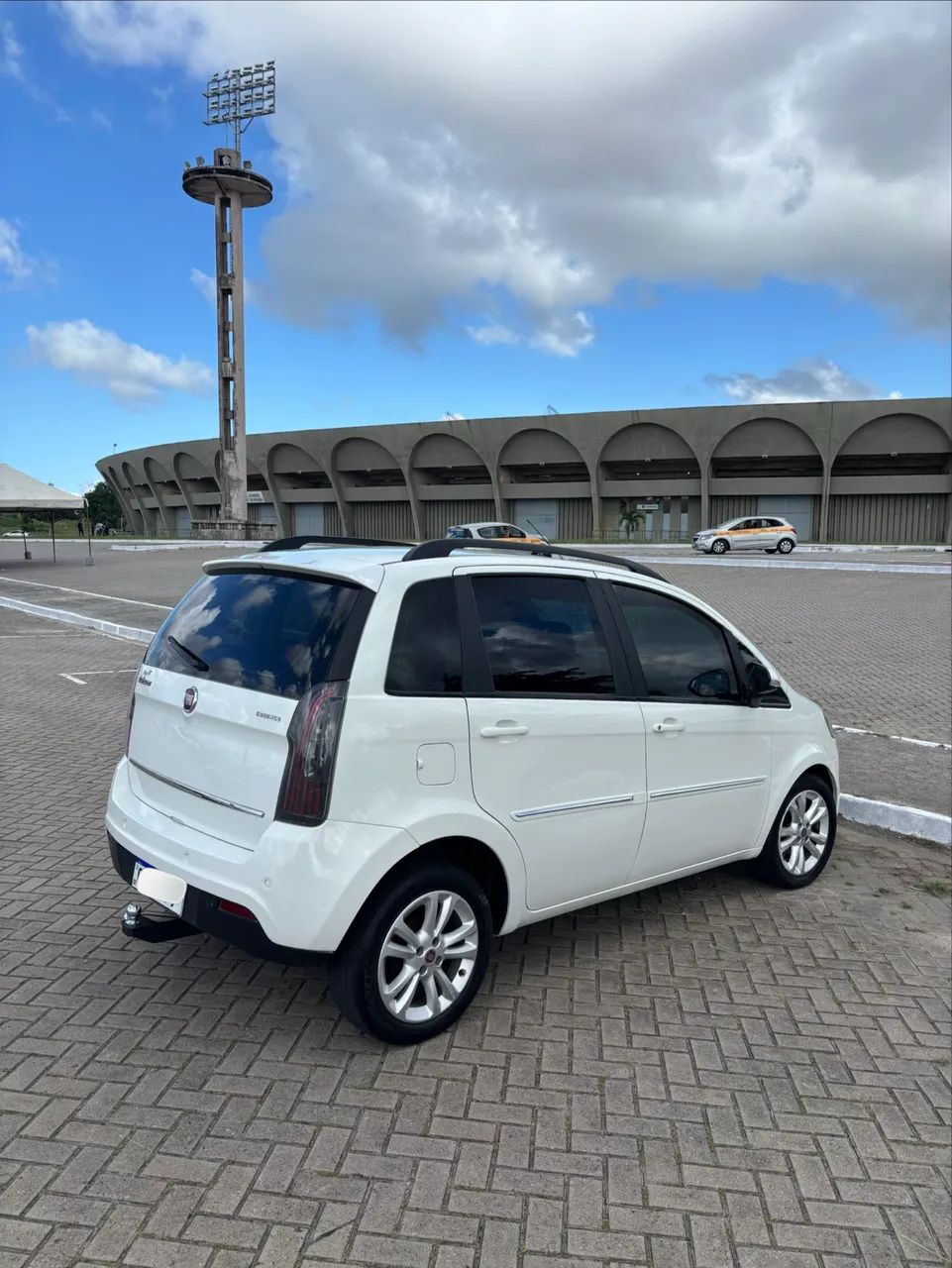 Fiat Idea Essence 1.6 Flex 16V 5P 2016 - Foto 2
