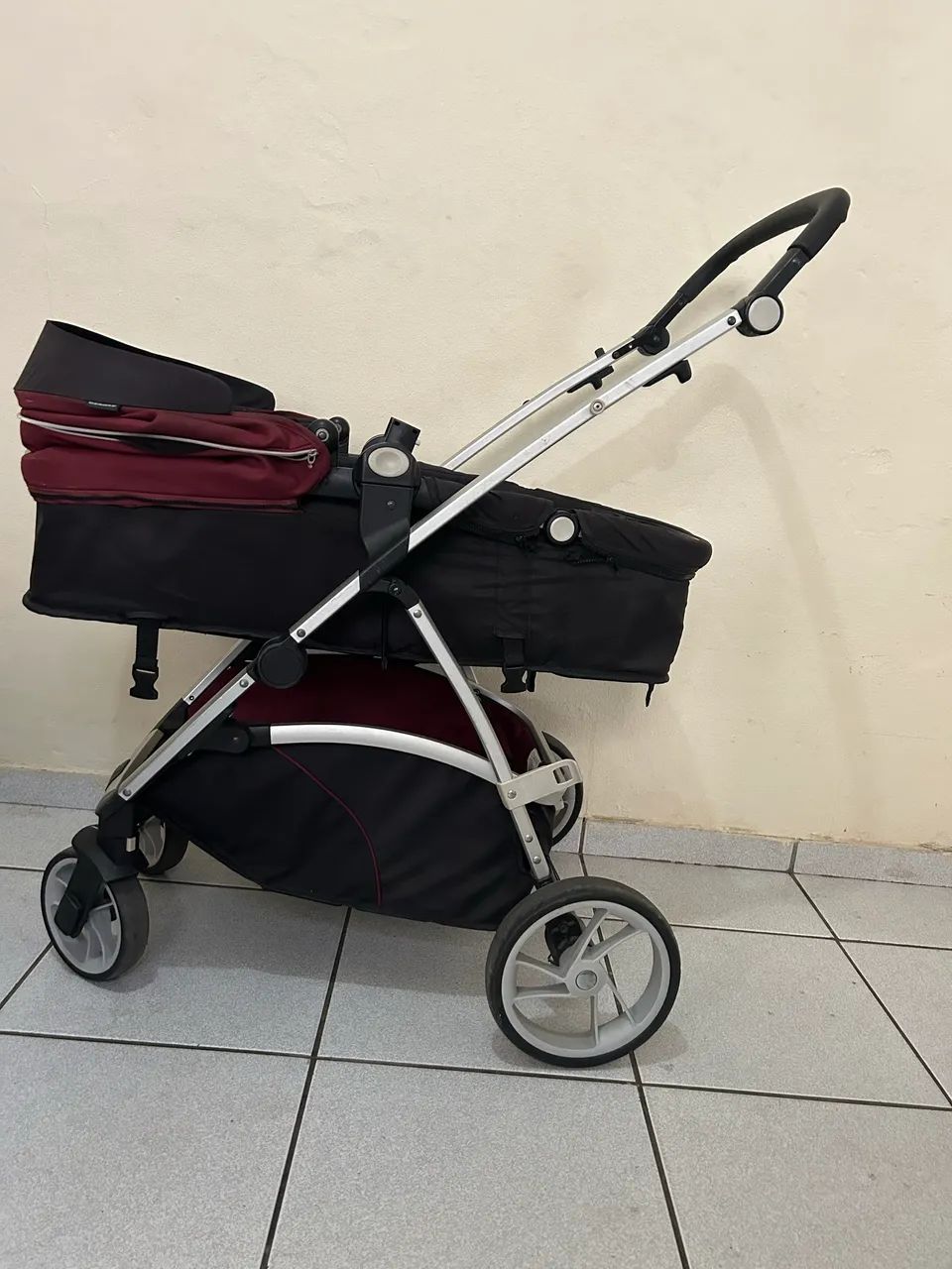 Carrinho de Bebê Dzieco Ecco com Moisés