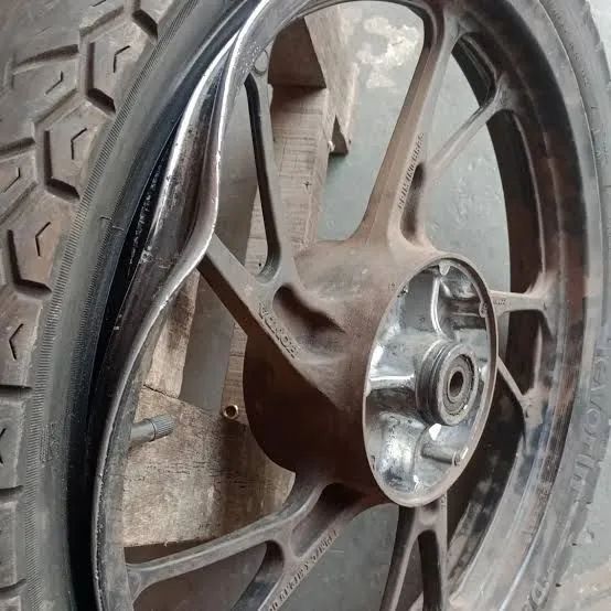Desempenho de solda reforma de roda de carro e moto
