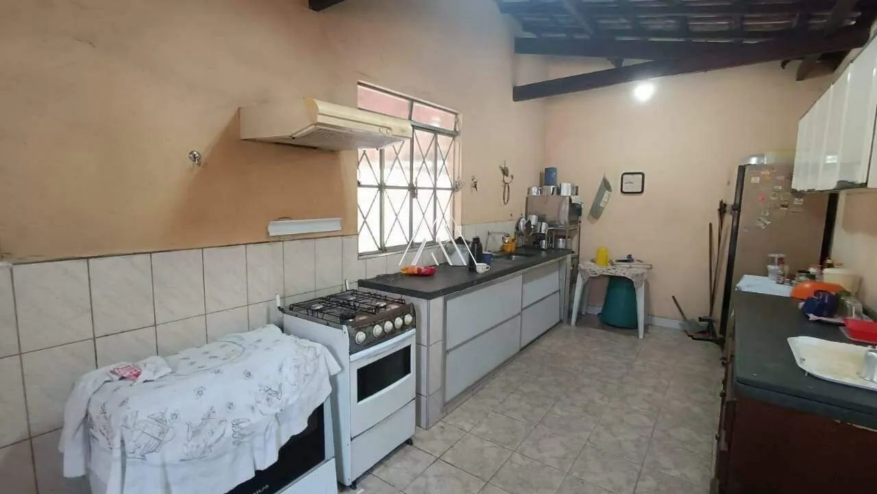 Vendo casa em Itaúna em excelente localização! - Foto 4