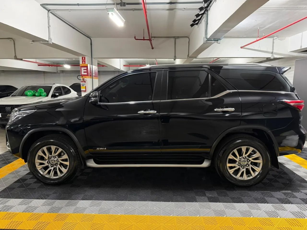 Toyota Hilux SW4 SRX 4x4 2.8 TDI 16V Dies. Aut., foto 6 de 20