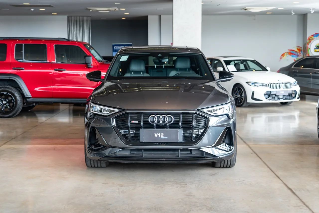 Audi E-Tron Performa. Black Aut. (elétrico) 2022 - Foto 3