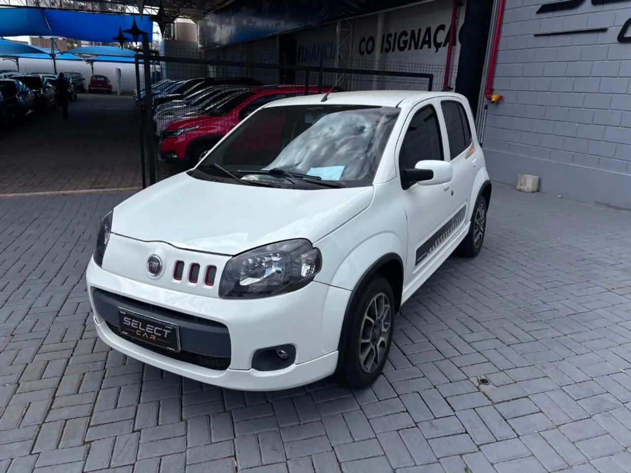 Fiat Uno Sporting 1.4 EVO Fire Flex 8V 4P 2013 - Foto 3