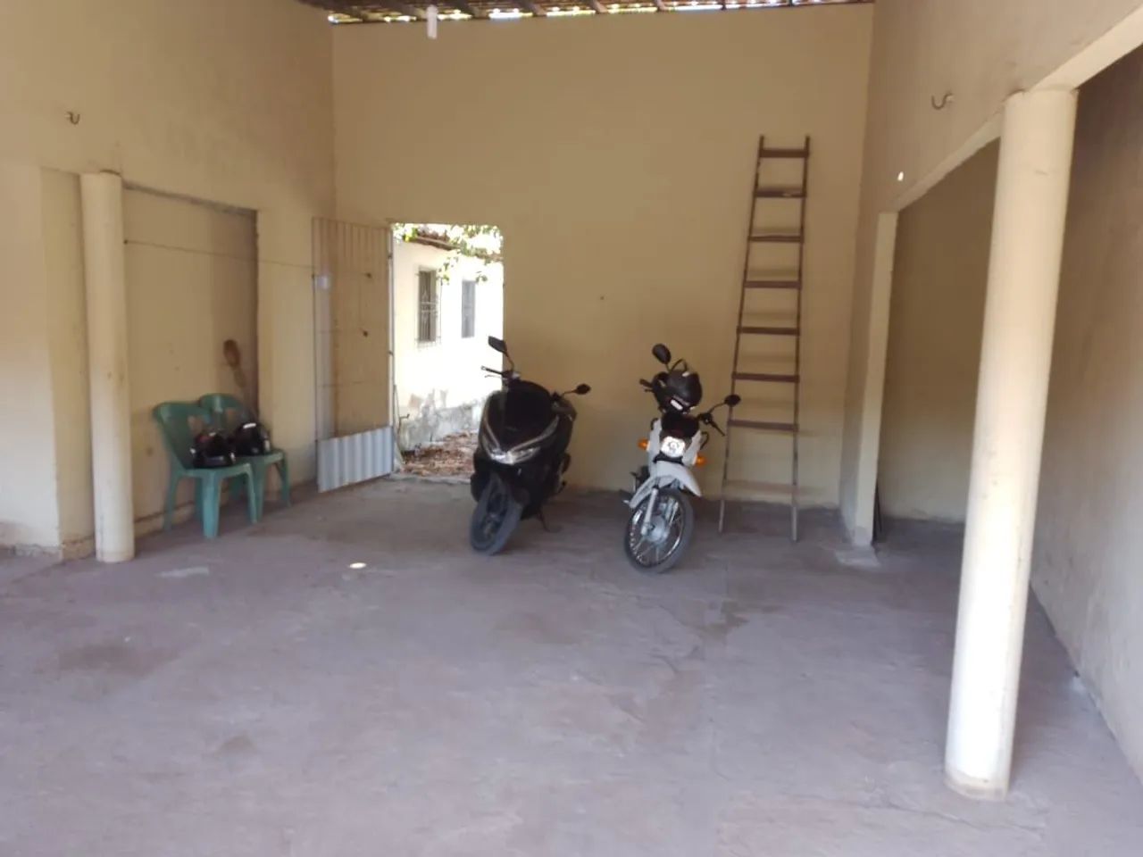 Vende-se casa com terreno  - Foto 2