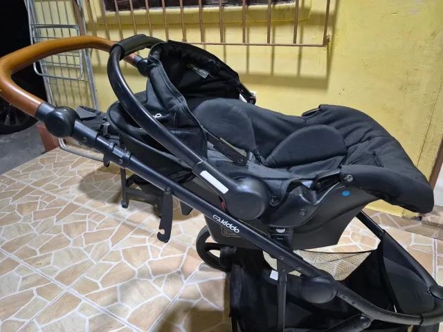 Carrinho com bebê conforto- Kiddo