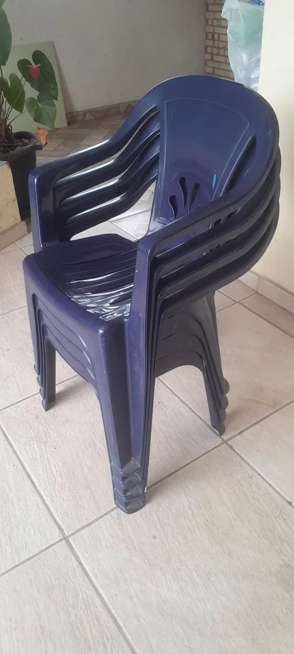 Cadeira de plástico 
