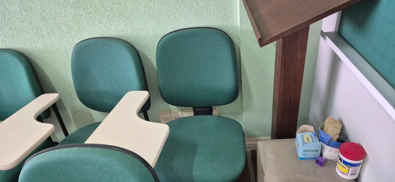 Conjunto de cadeiras para sala de aula Baixou!!!