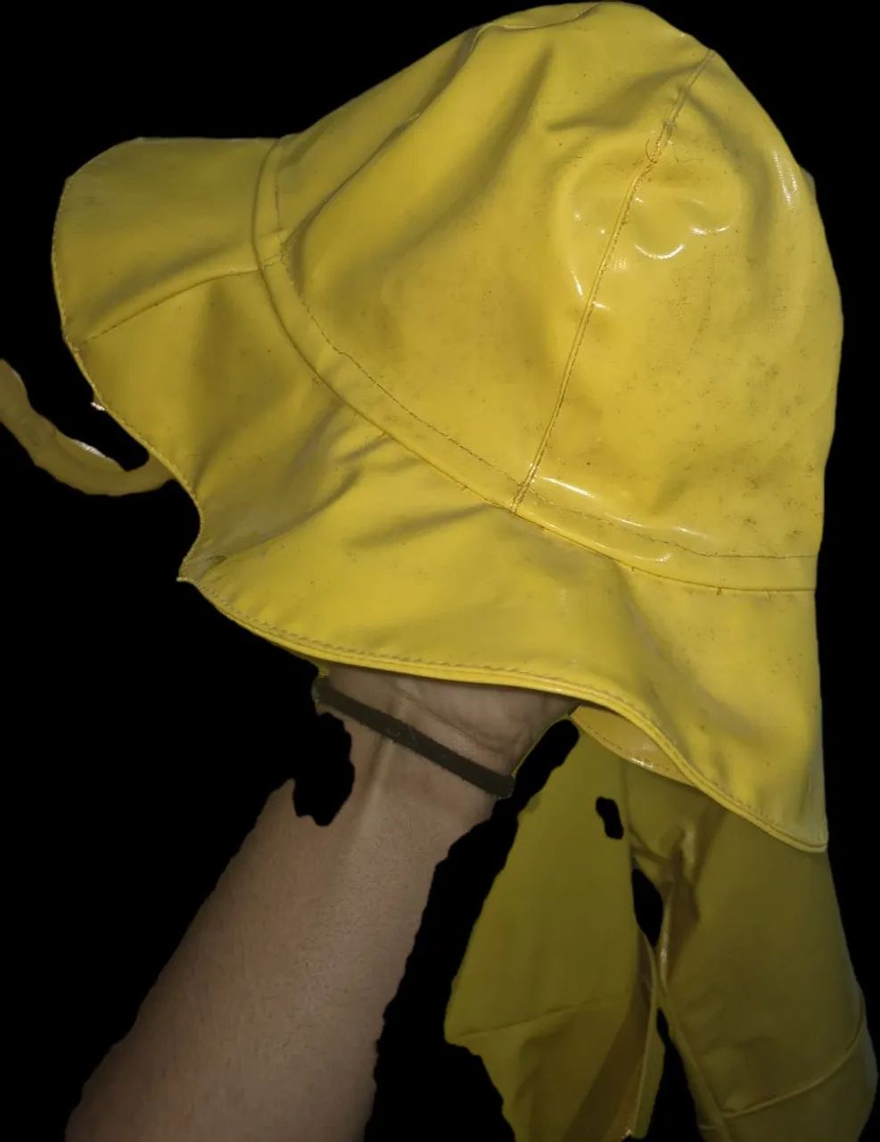 Capa de Chuva Amarela de Vinil (Estilo Retrô / Figurino) - Foto 3