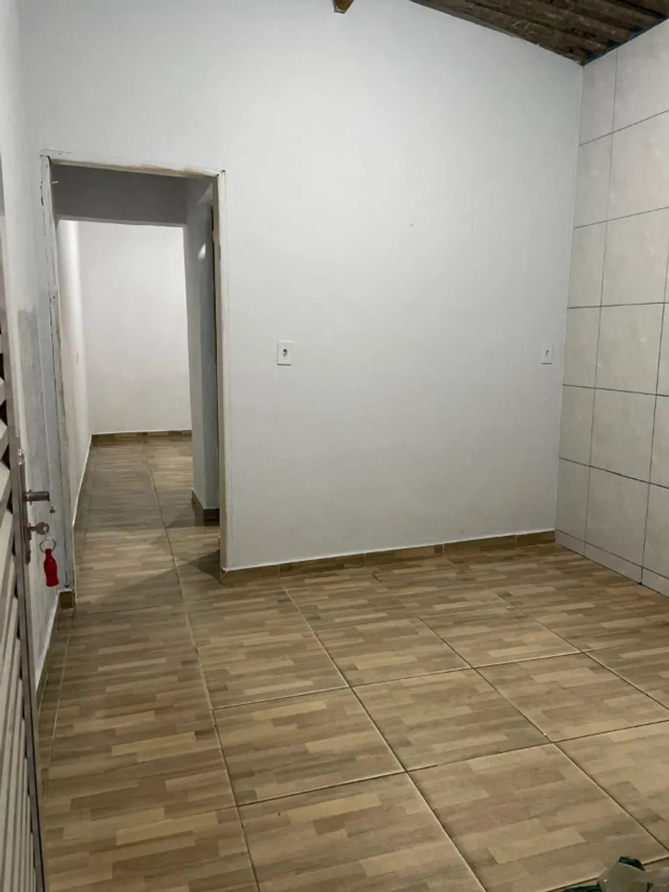 VENDE-SE CASA 2 COMODO 