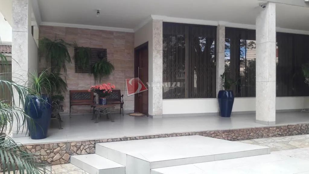Casa para alugar em Maringá, Zona 07, com 5 quartos, com 400 m²