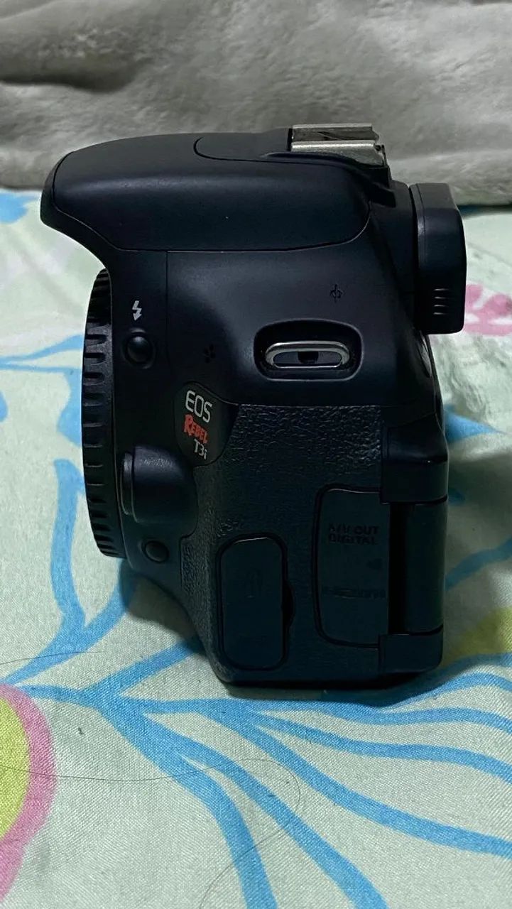 Vendo CÂMERA CANON EOS REBEL T3i + LENTE 18-55mm + 64GB - COMPLETA! - Foto 3