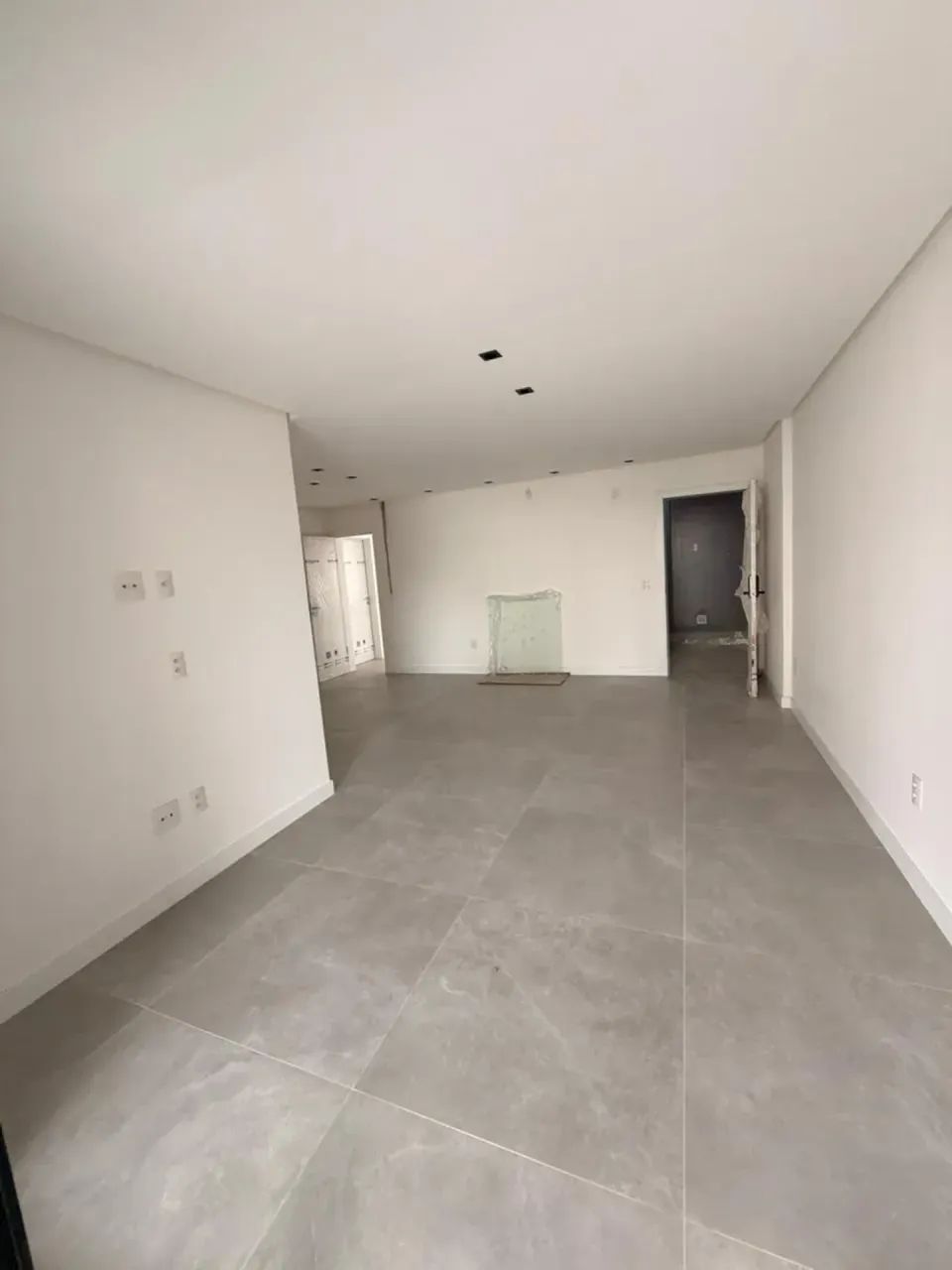 Piazza Romani apto à venda dispõe de 150m², 03 suítes, 02 vagas de garagem na Batista Camp - Foto 2