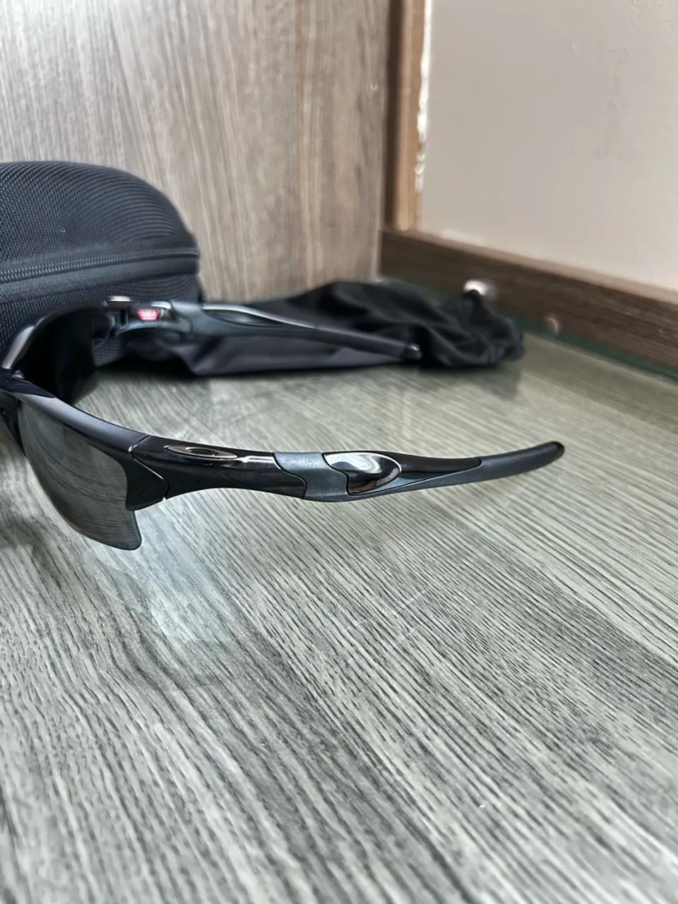 Óculos Oakley esportivo  - Foto 4