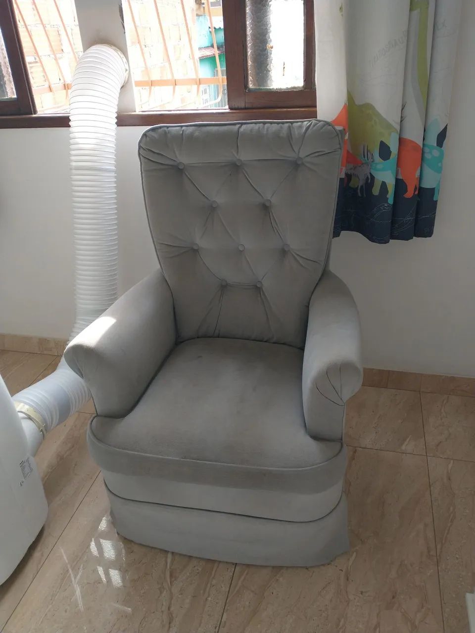 Vendo Poltrona de Amamentação  - Foto 2