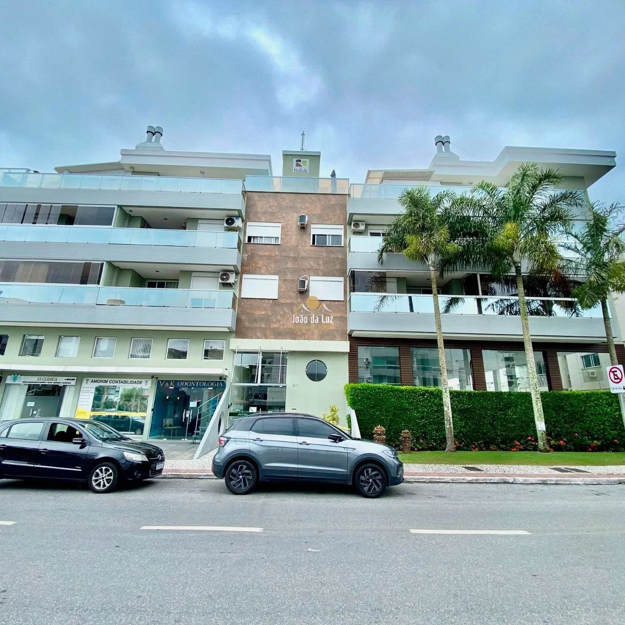 Sala Comercial com Mezanino e Garagem Privativa.