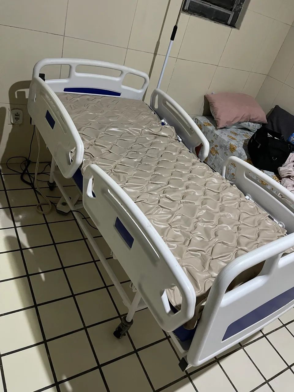 Cama hospitalar com colchão 
