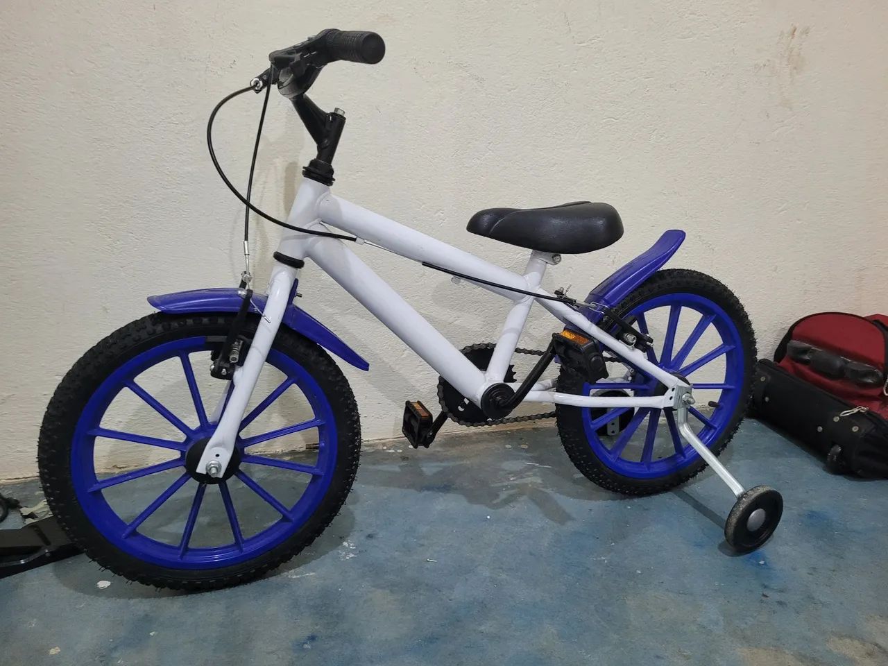 Bicicleta aro 16 semi nova