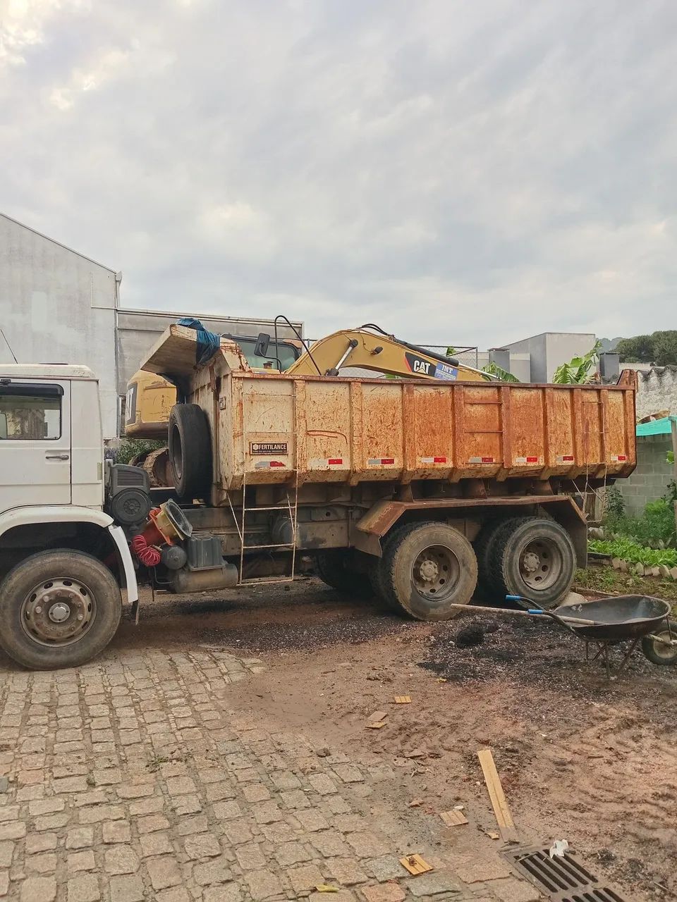 Terraplanagem e demolição 