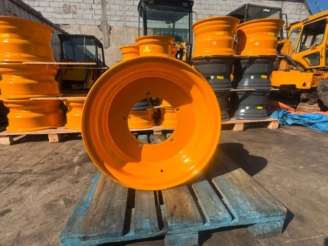 Roda Traseira pneu 17,5 x 25 / 13 x 25 JCB 3C 3CX 4CX p/n 339/41267 1