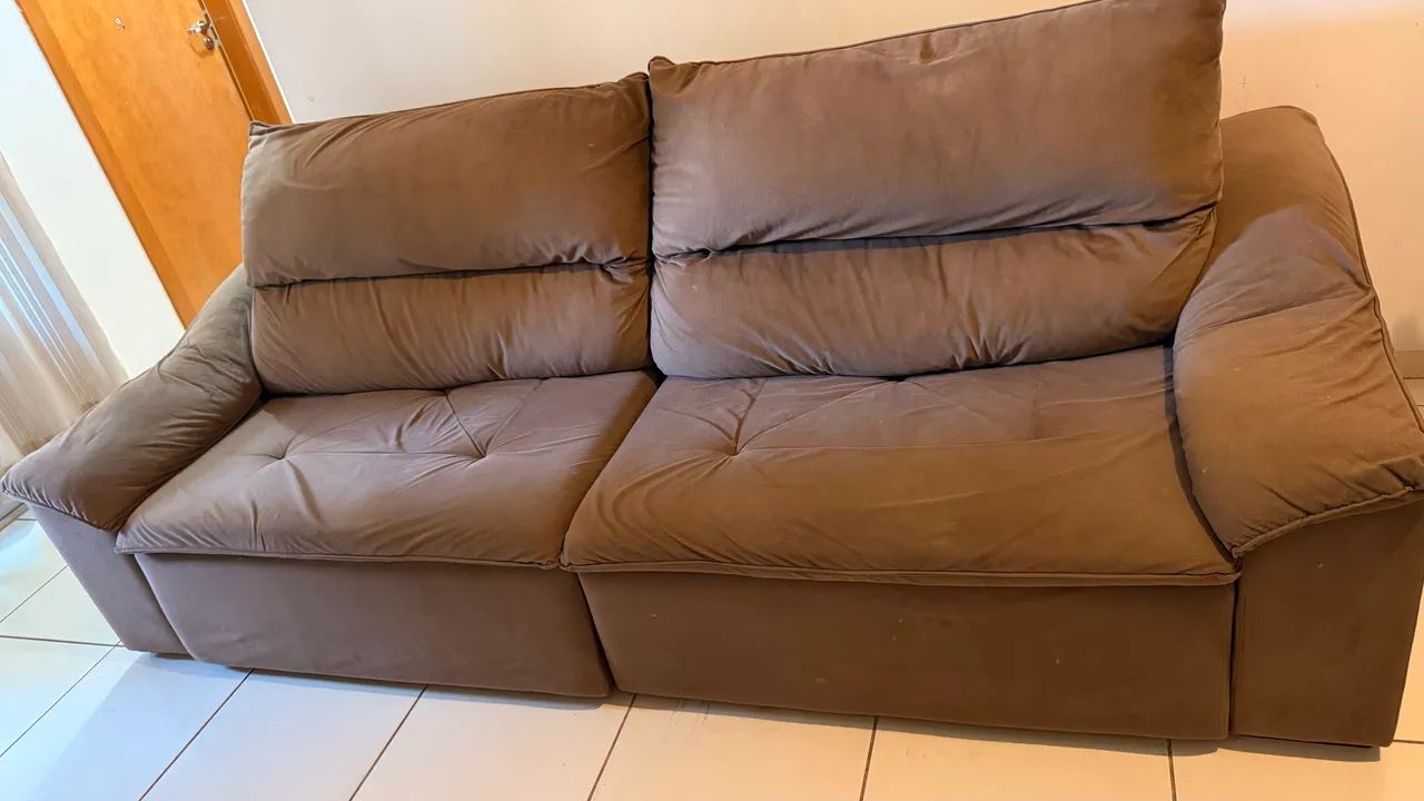 Sofá Retrátil e Reclinável 2,50m - Bem Conservado - R$ 1.000 - Foto 4