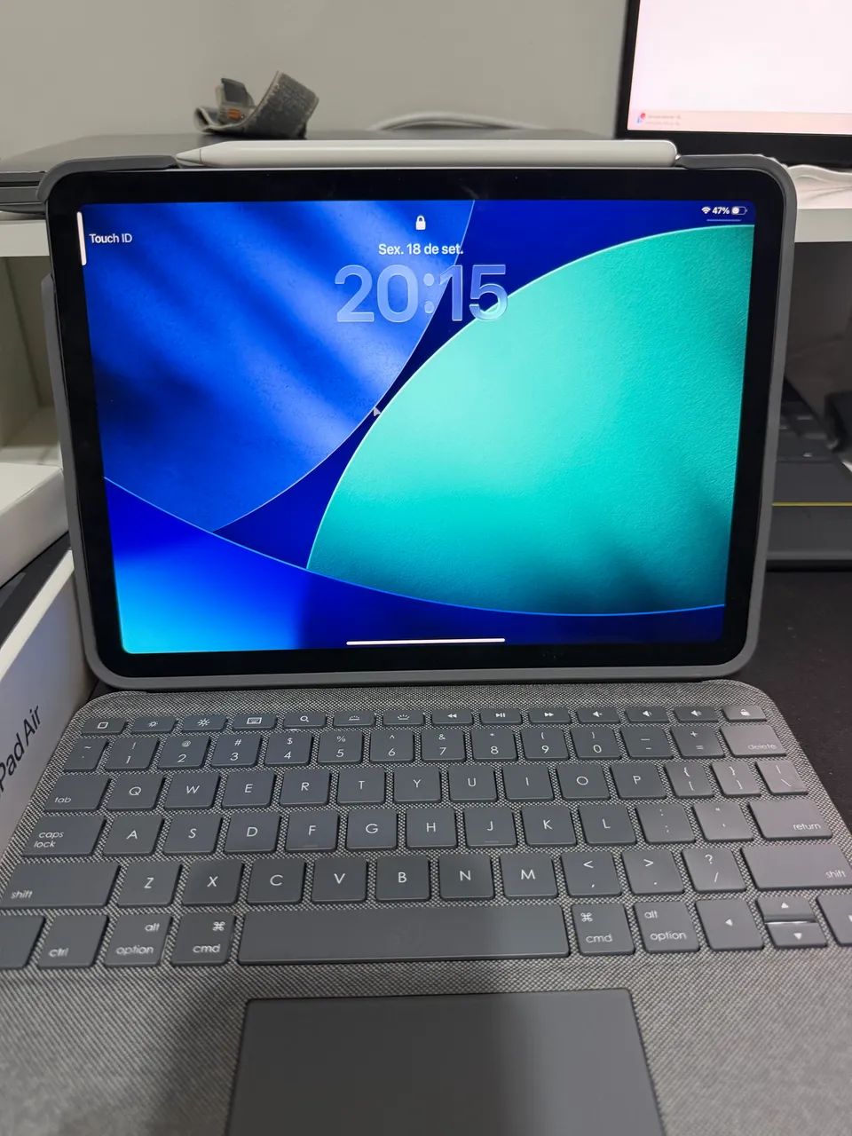 iPad Air 5a ger 64gb + Apple Pencil + capa Fólio - Foto 2