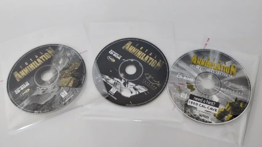 Total Annihilation PC 2 CDs + 1 CD expansão