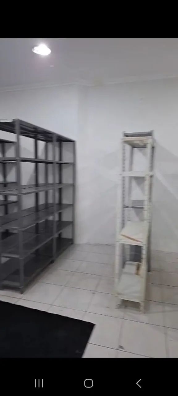 Prateleiras seminovas 