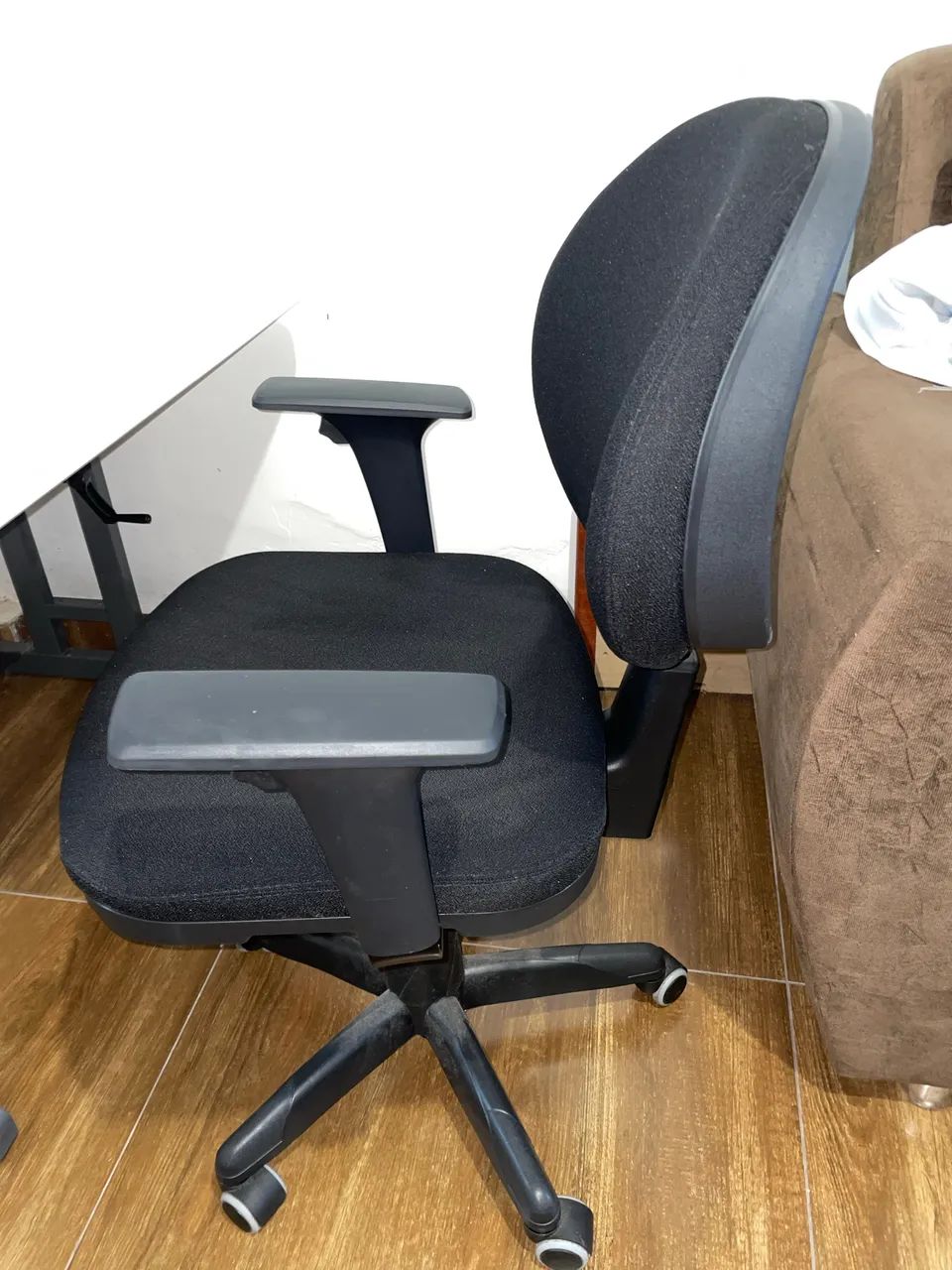 Vendo mesa e cadeira para escritório  - Foto 2