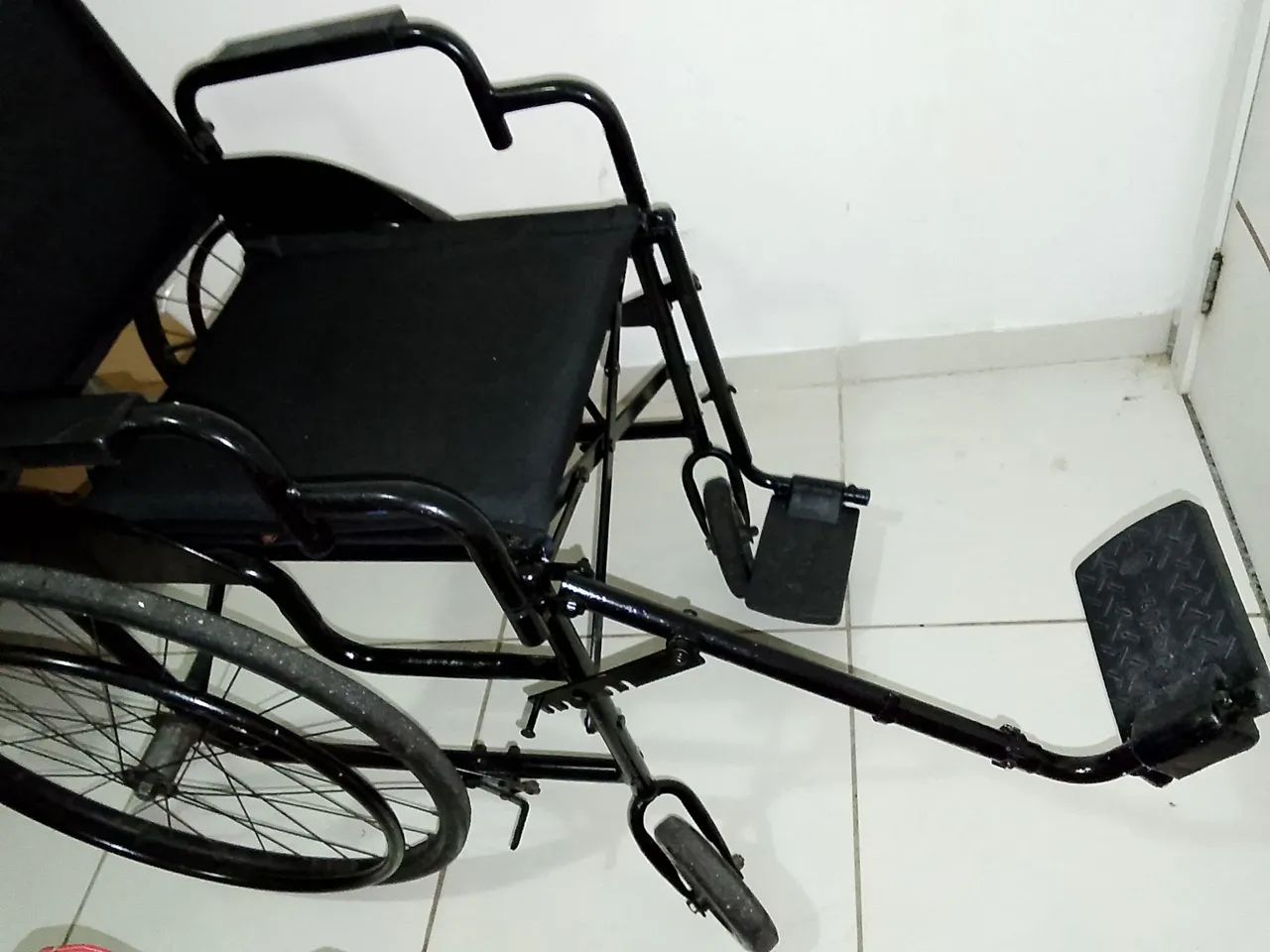 Cadeira de rodas adaptável  - Foto 3